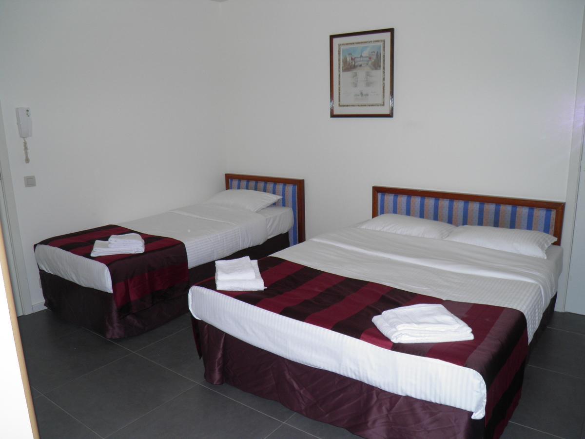 Holidays Apart-Hotel Андерлехт Экстерьер фото